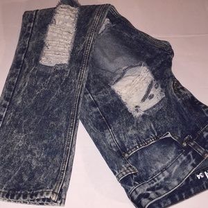 Size 34 for boys or men’s